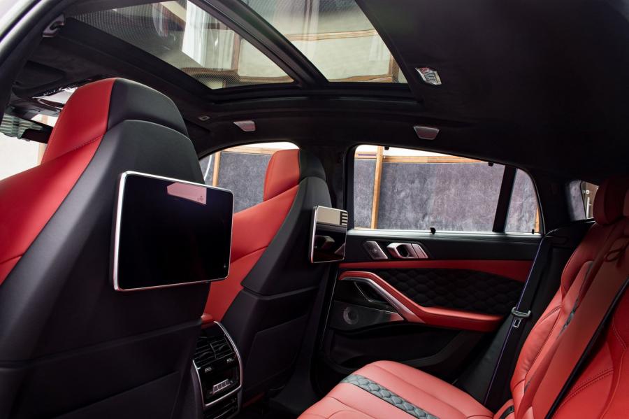 Интерьер BMW X6 M Competition (F96) 2020 года  (UAE) (фото 8 из 41)